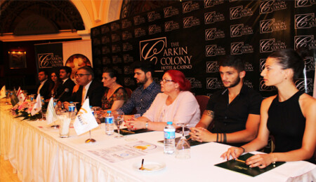 Güzellik Yarışması'nda mayolu geçiş yok!