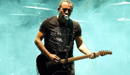 Haluk Levent, konser gelirini Yeni Zelanda'da hayatını kaybedenlerin ailelerine bağışladı