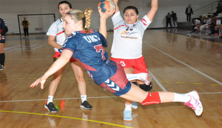 Hentbol KTSYD Kupası’nda UKÜ-Esentepe finalist