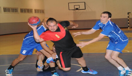 YDÜ seriyi sürdürdü