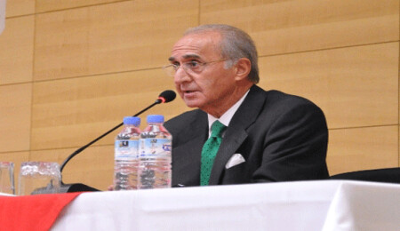 Hikmet Çetin'den "Dünyadaki Gelişmeler, Ortadoğu ve Türkiye" konlu seminer