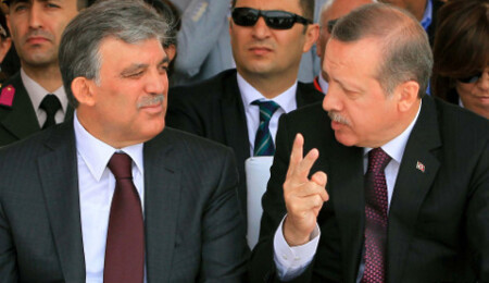 Gül AK Parti'ye dönmek istiyor, parti liderlik yolunu kapattı