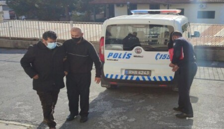 Musallat olan kargalar yüzünden polislik oldu