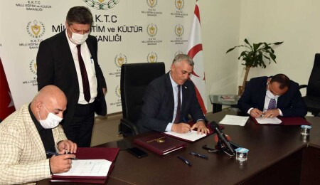 Karakum’a yeni bir ortaokul, Lefkoşa ve Gönyeli’deki okullara ek derslik yapılıyor
