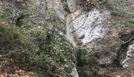 Yılda birkaç kez faal olan İncesu Şelalesi akıyor…