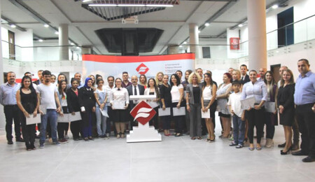 Uluslararası Final Üniversitesi İngilizce Dil Kursu katılımcıları sertifikalarını aldı 