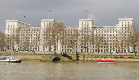 İngiltere Savunma Bakanlığı: "Trump'ın 'IŞİD yenildi' açıklamasına şiddetle karşı çıkıyoruz"