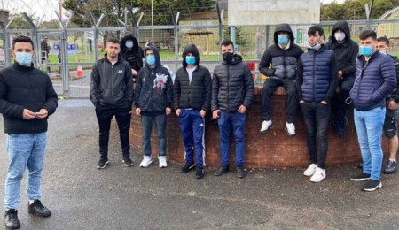 İngiltere İçişleri sığınmacıları ‘karantina kurallarını ihlal ederek Londra’ya nakletti’