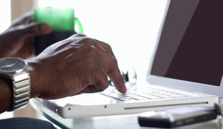 "Rumlar, internet konusunda cahil"