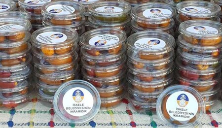 İskele Belediyesi'nden ikramlık hurma