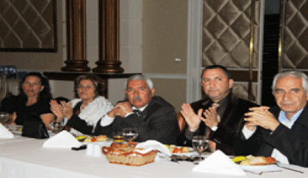 İskele Belediyesi personeli 2009`a eda etti