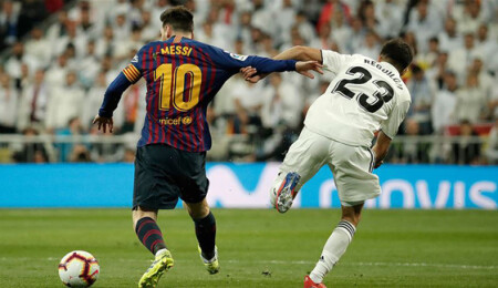 İspanya'daki eylemler nedeniyle 'El Clasico' ertelendi