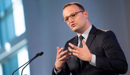 Almanya Sağlık Bakanı koronavirüse karşı ikinci aşıyı olanların belirli özgürlüklere kavuşabileceğini söyledi