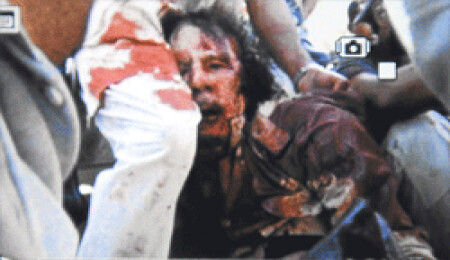 Kaddafi'nin yakalandıktan sonra, tekmelenerek öldürüldüğü ortaya çıktı!