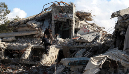 Kaddafi'nin sarayı moloz yığınına döndü