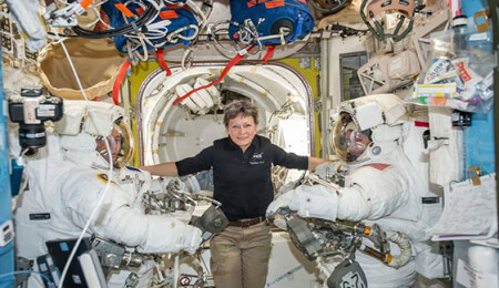 ABD'li kadın astronot 288 gün sonra dünyaya döndü