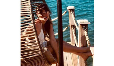 Kıbrıs kökenli oyuncu Aslı Enver, tatil için Kıbrıs'a geldi