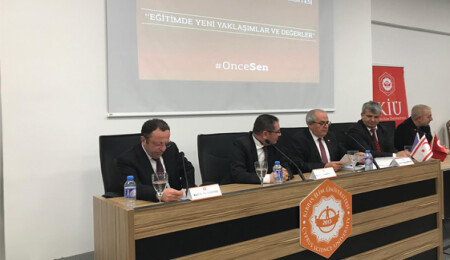 KİÜ'de "Eğitimde Yeni Yaklaşımlar" konulu panel düzenlendi