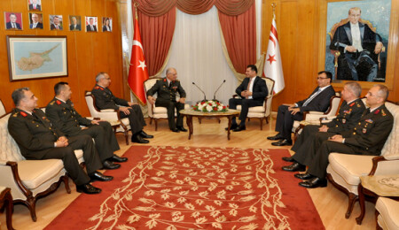 Özgürgün, göreve yeni atanan komutanları kabul etti