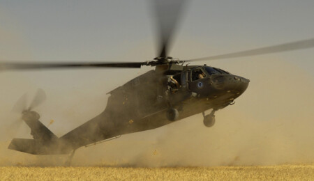 İstanbul'da site içerisine askeri helikopter düştü! 4 asker şehit!