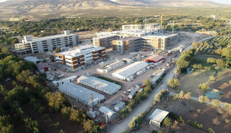 337 yatak kapasiteli Yeni Kilis Devlet Hastanesi’nin inşaatı tüm hızıyla devam ediyor