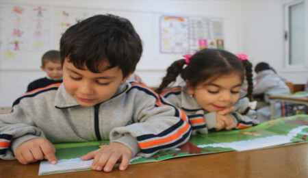 YDÜ öğrencilerinden, Ağırdağ Dağyolu İlkokulu Kütüphanesine kitap bağışı
