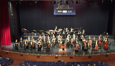 KKTC Cumhurbaşkanlığı Senfoni Orkestrası Bursa'da konser verdi
