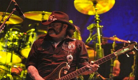Motörhead'in kurucusu Lemmy Kilmister hayatını kaybetti