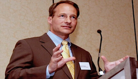 Koenig: "Kıbrıs'ta çözüm olmadan doğalgazın taşınması çok zor"