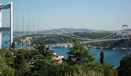 Boğaziçi Köprüsü'nün adı değiştirildi; köprünün adı "15 Temmuz Şehitler Köprüsü" oldu