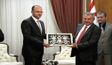 Küçük, Antalya Genç İşadamları Derneği'ni kabul etti