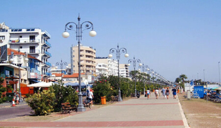 Larnaka'da bomba paniği