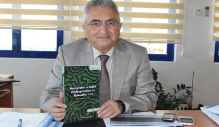 LAÜ Sağlık Bilimleri Fakültesi Dekanı Tabak, çeviri kitabı yayımlandı