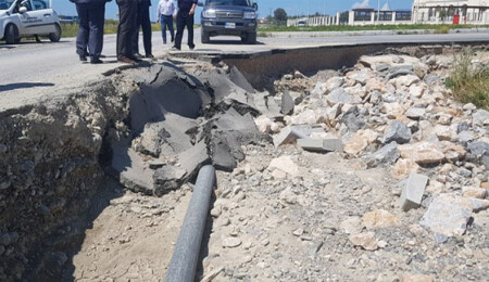 Lefkoşa-Mağusa yolundaki sel felaketinin nedeni duvar değil! Sebep; dere yatakları, büzlerin yetersizliği ve göletler