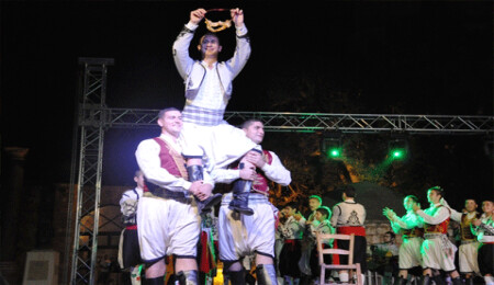 Buram buram Kıbrıs koktu