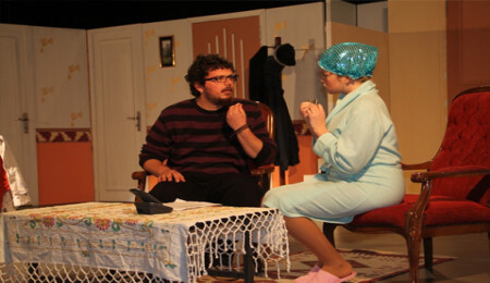 MAGEM Tiyatro ekibi "Hangisi Babası" oyununu sergiledi