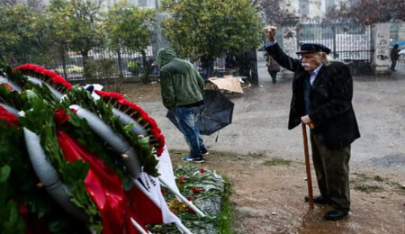 Yunan solunun lideri hayatını kaybetti