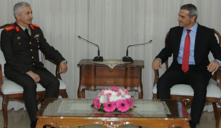 Meclis Başkanı Uluçay, GKK Komutanı Tuğgeneral Alganı kabul etti