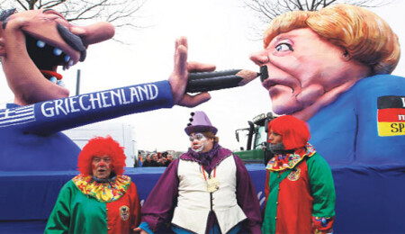 Merkel'e Hitler bıyığı