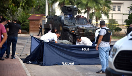 Mersin'de karakola saldırı hazırlığındaki canlı bomba öldürüldü