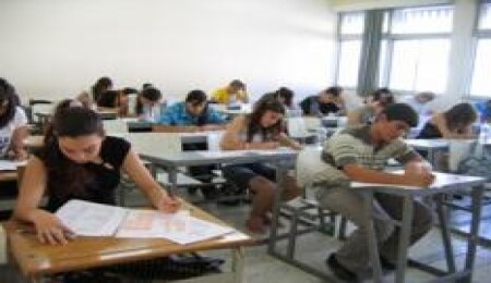 Meslek Liseleri ile Anadolu Güzel Sanatlar Lisesi Sınavları Yapılıyor