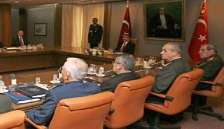 Asker, türbanı MGK'ya taşıyor