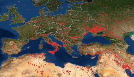 ABD'den Rusya'ya birçok ülke, dünya coğrafyasını etkisi altına alan yangınlarla mücadele ediyor