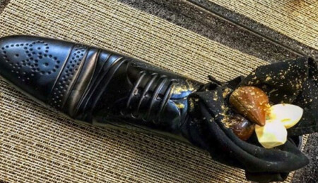 Netanyahu'nun yemek masasına koyduğu 'ayakkabı', Japonya Başbakanı'nı kızdırdı