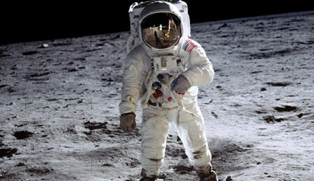 Neil Armstrong müzesindeki Altın Ay Modülü çalındı