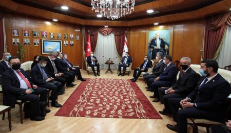 Mevlüt Çavuşoğlu: "Kıbrıs sürecini değerlendirmek ve hükümete desteğimizi bir kez daha göstermek için adadayız"