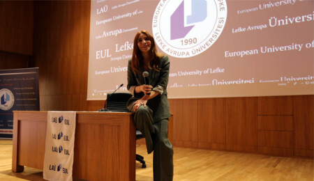 Nur Fettahoğlu LAÜ'de sevenleri ile buluştu