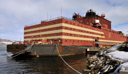 Dünyanın ilk 'yüzer nükleer güç santrali' elektrik vermeye başladı