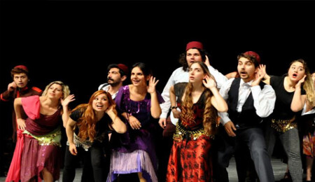 YDÜ SSF Tiyatro Bölümü'nden 7. mezuniyet oyunu