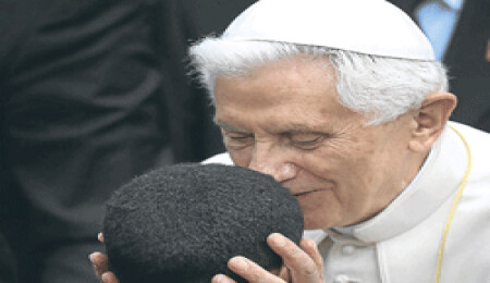 Vatikan: Eski Papa 16'ncı Benedikt’in durumu endişe verici değil